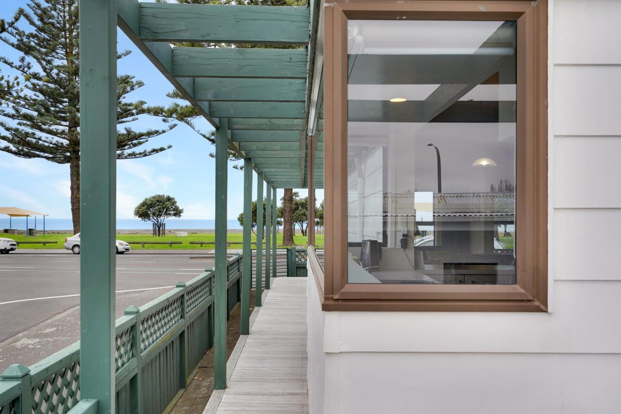 Hotel The Nautilus Napier Esterno foto The view from the kitchen