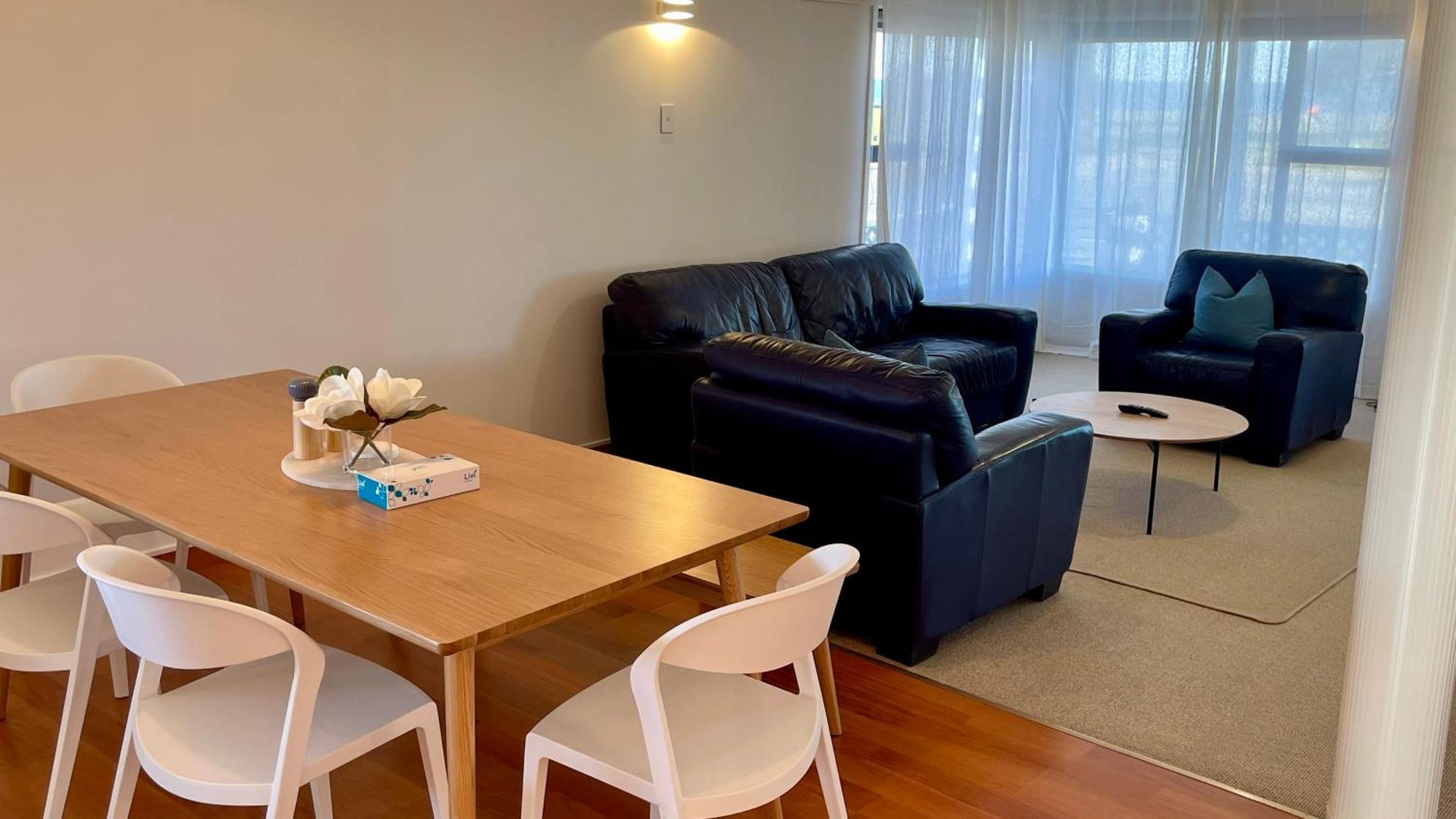 Hotel The Nautilus Napier Esterno foto A typical apartment at the Village