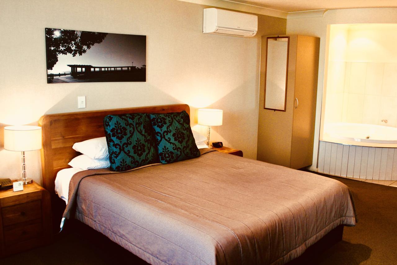 Hotel The Nautilus Napier Esterno foto A room at the hotel