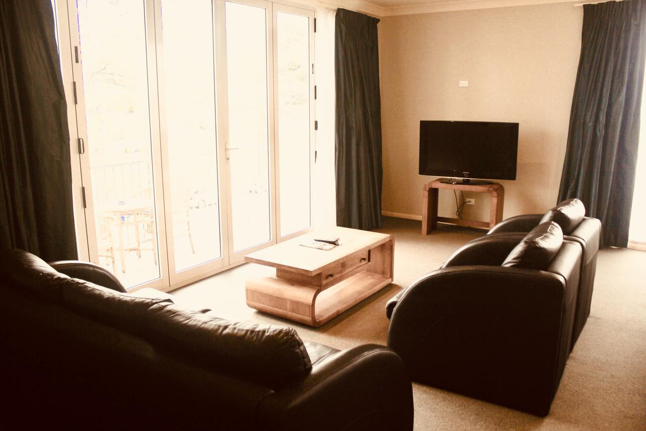 Hotel The Nautilus Napier Esterno foto The living room of a typical apartment