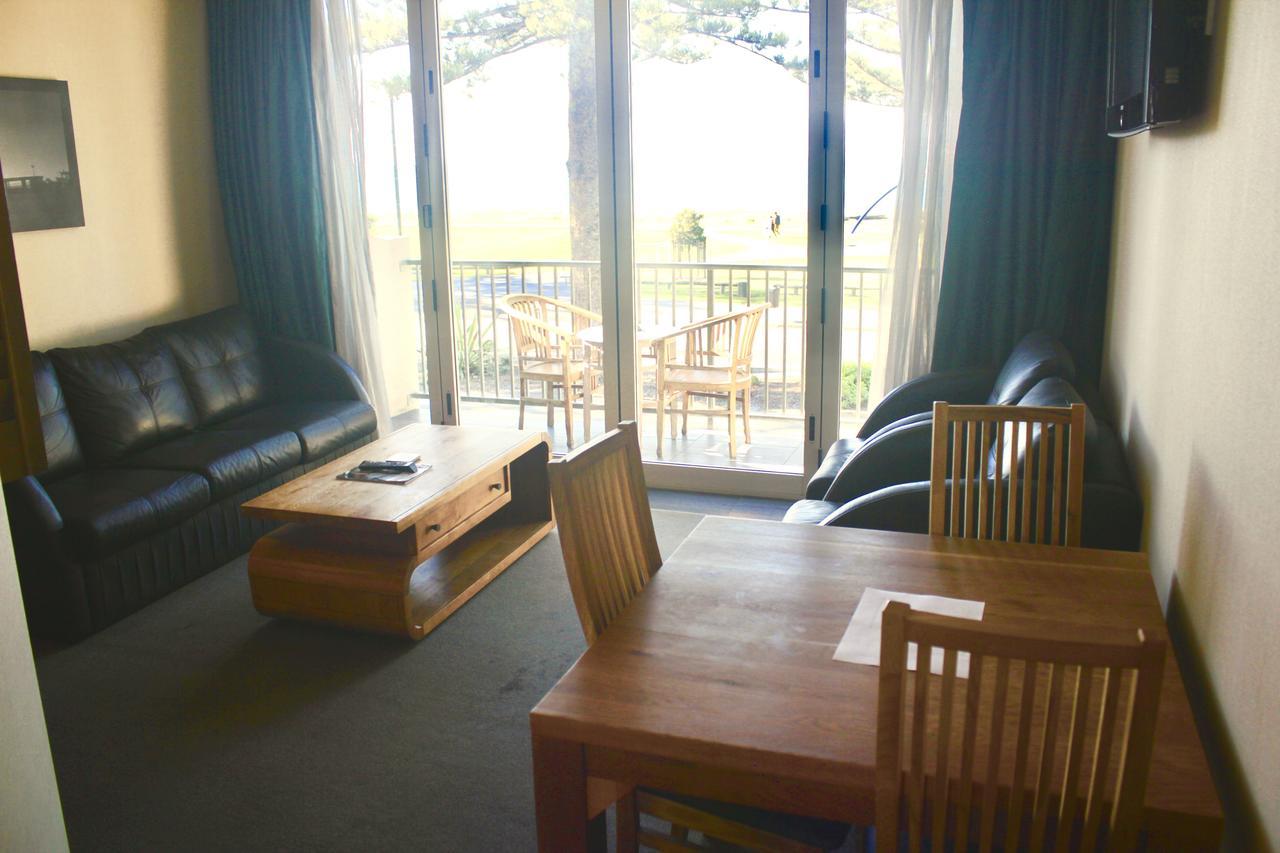 Hotel The Nautilus Napier Esterno foto Living room of a two-bedroom apartment
