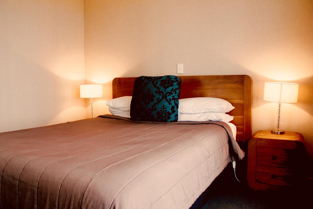 Hotel The Nautilus Napier Esterno foto A bedroom at the hotel