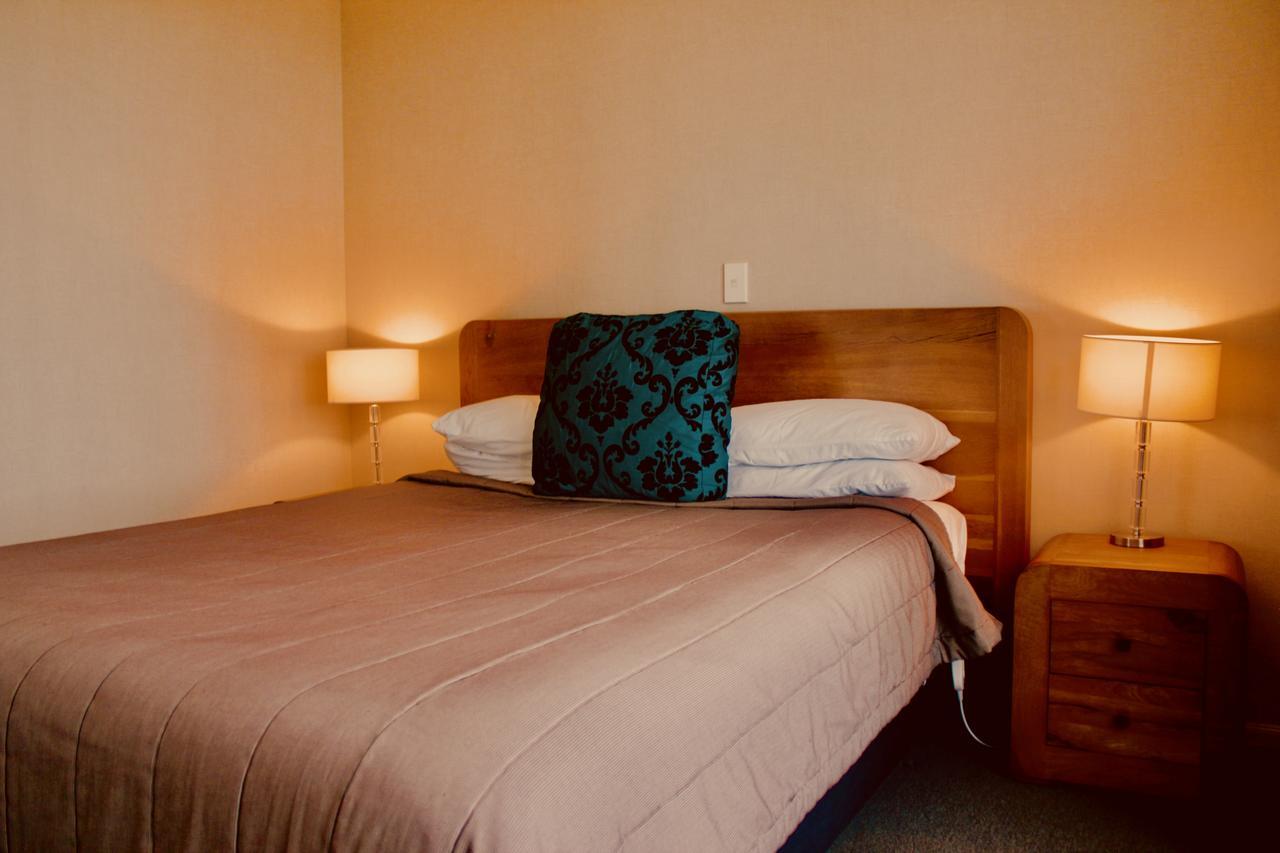 Hotel The Nautilus Napier Esterno foto A bedroom at the hotel