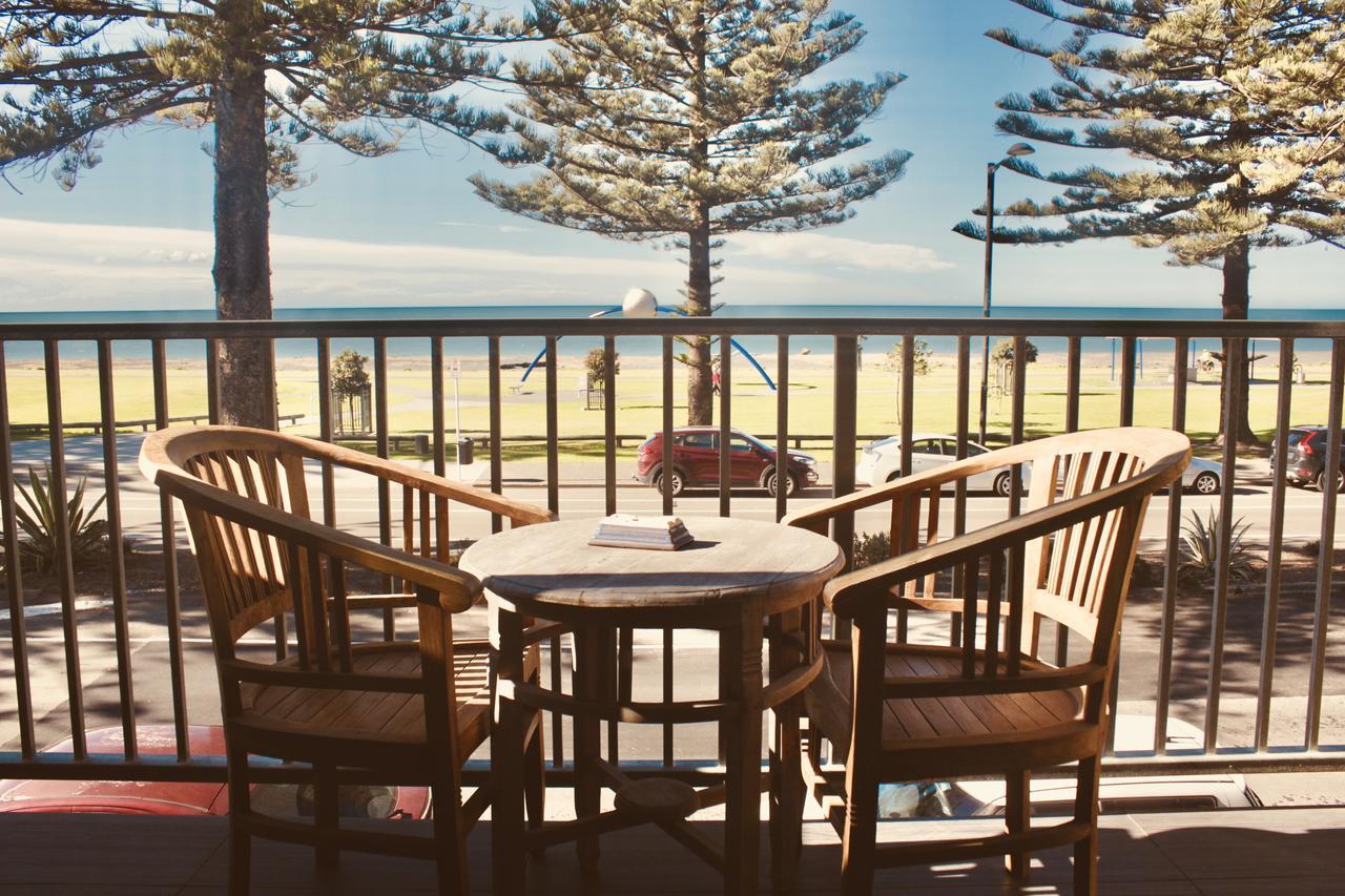 Hotel The Nautilus Napier Esterno foto The Deck
