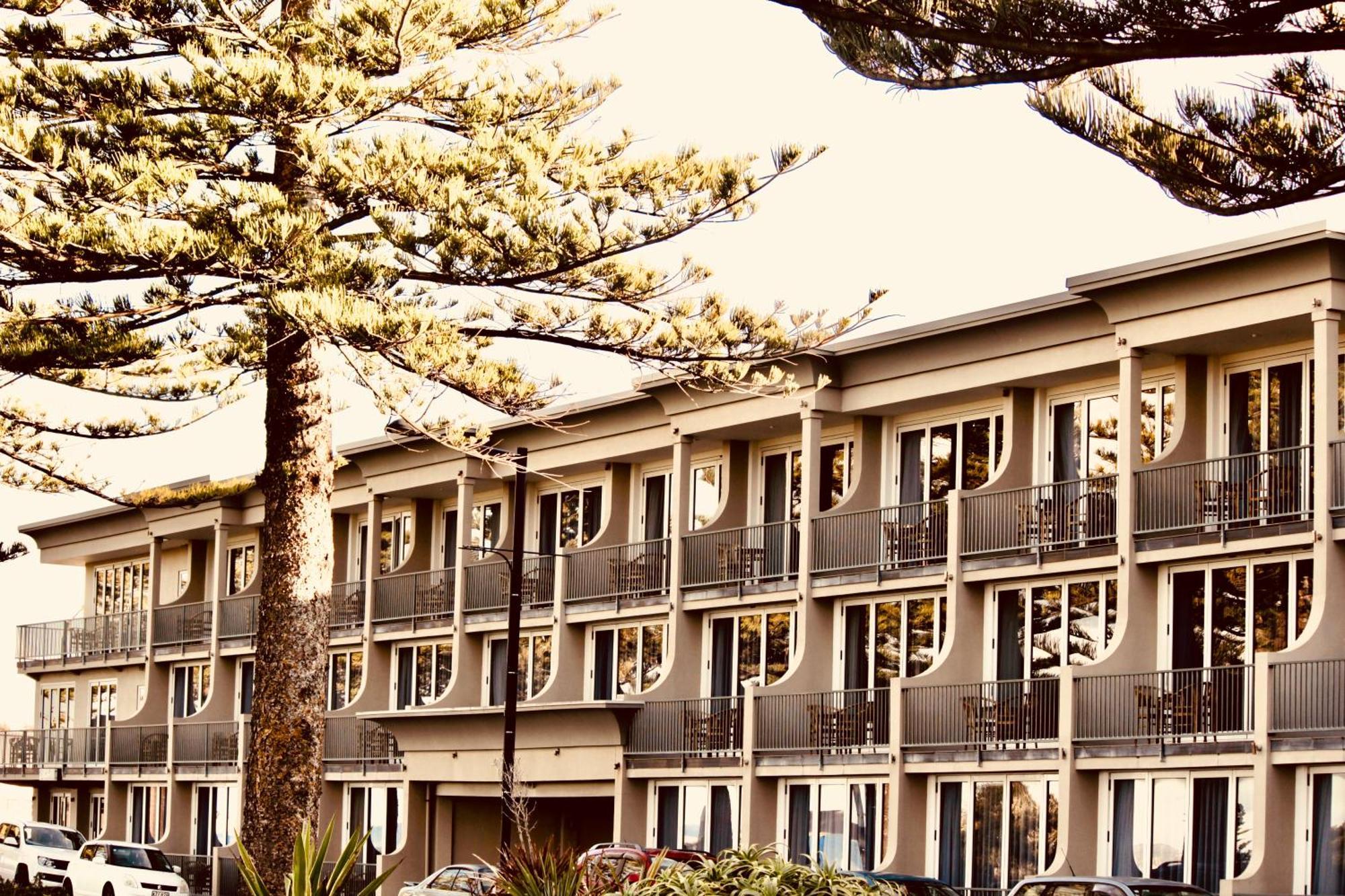 Hotel The Nautilus Napier Esterno foto The Surf Hotel